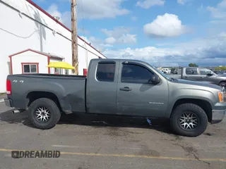 2011 GMC Sierra 1500 SLE with VIN 1GTR2VE31BZ308200, listed as a IAAI auction lot 41901331 with 184,008 mi miles and . Bid and sale history available at DreamBid. Image 13.
