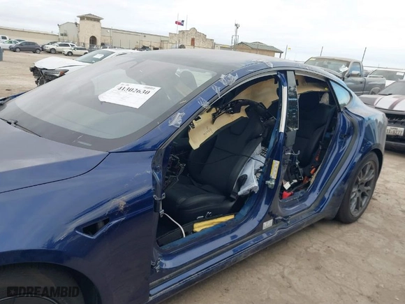 2024 Tesla Model S with VIN 5YJSA1E51RF535580, listed as a IAAI auction lot 41302630 with 1 mi miles. Bid and sale history available at carsss.com. Image 6.