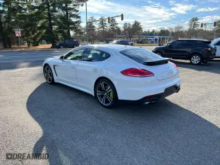 2014 Porsche Panamera S E-Hybrid with VIN WP0AD2A72EL044202, listed as a Copart auction lot 83055454 with 117,247 mi miles and Clean Title. Bid and sale history available at carsss.com. Image 3.