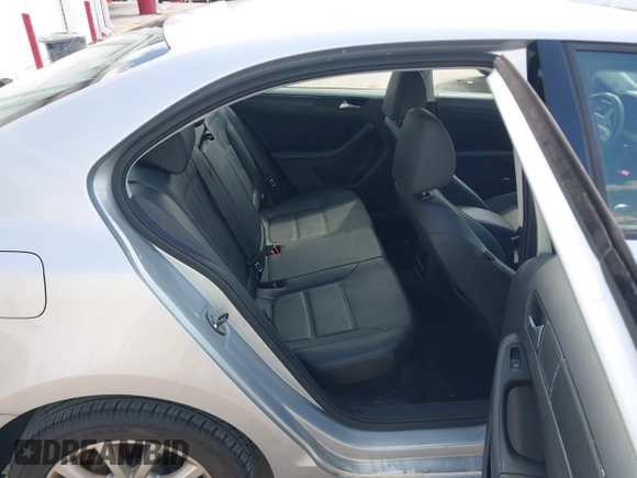 2012 Volkswagen Jetta Sedan SE w/Convenience with VIN 3VWDX7AJ1CM401939, listed as a IAAI auction lot 41941070 with 123,611 mi miles. Bid and sale history available at carsss.com. Image 8.