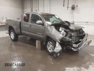 2013 Toyota Tacoma with VIN 5TFUU4EN3DX055489, listed as a IAAI auction lot 41247213 with 58,570 mi miles and . Bid and sale history available at DreamBid. Image 1.