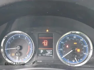 2018 Toyota Corolla L z VIN 5YFBURHE8JP762341, wystawiony jako IAAI lot #41616281 z przebiegiem 141 882 mil mil oraz . Historia ofert i sprzedaży dostępna na DreamBid. Obrazek 15.
