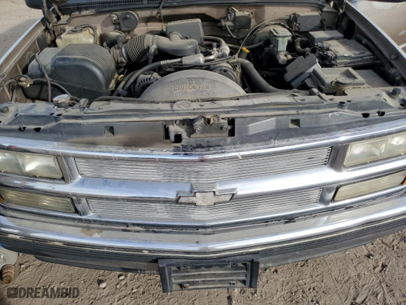 1996 Chevrolet Tahoe Limited with VIN 1GNEC13R9TJ379583, listed as a Copart auction lot 81978964 with 308,812 mi miles and Salvage Title. Bid and sale history available at carsss.com. Image 12.