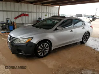 2017 Nissan Altima SV z VIN 1N4AL3APXHC141781, wystawiony jako Copart lot #55473575 z przebiegiem 104 083 mil mil oraz Czysty tytuł • Clean title. Historia ofert i sprzedaży dostępna na DreamBid. Obrazek 1.