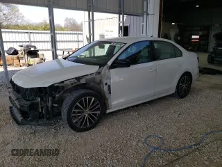 2016 Volkswagen Jetta Sport z VIN 3VWD17AJ4GM266818, wystawiony jako Copart lot #52182895 z przebiegiem 109 482 mil mil oraz Czysty tytuł • Clean title. Historia ofert i sprzedaży dostępna na DreamBid. Obrazek 1.
