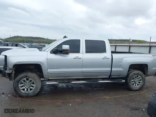 2019 Chevrolet Silverado 2500HD LTZ with VIN 1GC1KTEY0KF116765, listed as a IAAI auction lot 41941751 with 1 mi miles. Bid and sale history available at carsss.com. Image 14.