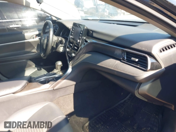 2021 Toyota Camry SE Nightshade with VIN 4T1G11AK1MU579561, listed as a IAAI auction lot 41674956 with 114,648 mi miles. Bid and sale history available at carsss.com. Image 5.