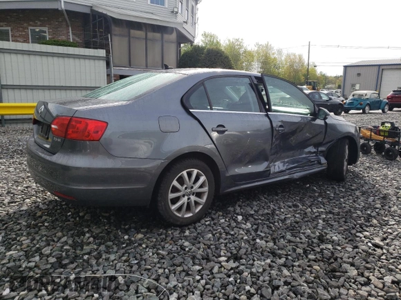 2013 Volkswagen Jetta SE z VIN 3VWDP7AJ4DM361292, wystawiony jako Copart lot #55861875 z przebiegiem 97 771 mil mil oraz Czysty tytuł • Clean title. Historia ofert i sprzedaży dostępna na DreamBid. Obrazek 3.