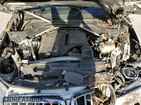 2016 BMW X5 xDrive35i z VIN 5UXKR0C57G0S87481, wystawiony jako Copart lot #49912815 z przebiegiem Nie podano mil oraz Nie do naprawy • Non repairable. Historia ofert i sprzedaży dostępna na DreamBid. Obrazek 13.