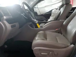 2017 Toyota Highlander Limited z VIN 5TDDZRFH4HS459601, wystawiony jako Copart lot #60559765 z przebiegiem 57 330 mil mil oraz Szkoda całkowita • Salvage title. Historia ofert i sprzedaży dostępna na DreamBid. Obrazek 7.
