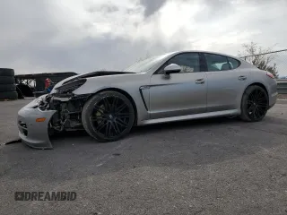 2013 Porsche Panamera S z VIN WP0AB2A76DL060102, wystawiony jako Copart lot #55349795 z przebiegiem 108 928 mil mil oraz Szkoda całkowita • Salvage title. Historia ofert i sprzedaży dostępna na DreamBid. Obrazek 1.