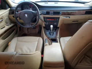 2009 BMW 3 Series 328i xDrive z VIN WBAPK73559A455911, wystawiony jako Copart lot #46065595 z przebiegiem 261 802 mil mil oraz Szkoda całkowita • Salvage title. Historia ofert i sprzedaży dostępna na DreamBid. Obrazek 8.