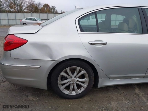 2013 Hyundai Genesis 3.8L with VIN KMHGC4DD8DU242989, listed as a IAAI auction lot 40877168 with 141,367 mi miles. Bid and sale history available at carsss.com. Image 17.