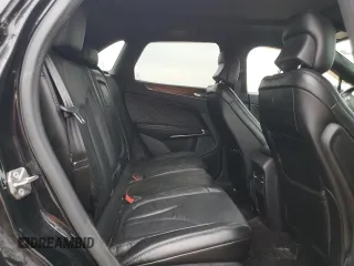 2017 Lincoln MKC Reserve z VIN 5LMTJ3DH2HUL46883, wystawiony jako Copart lot #60830925 z przebiegiem 56 077 mil mil oraz Szkoda całkowita • Salvage title. Historia ofert i sprzedaży dostępna na DreamBid. Obrazek 10.