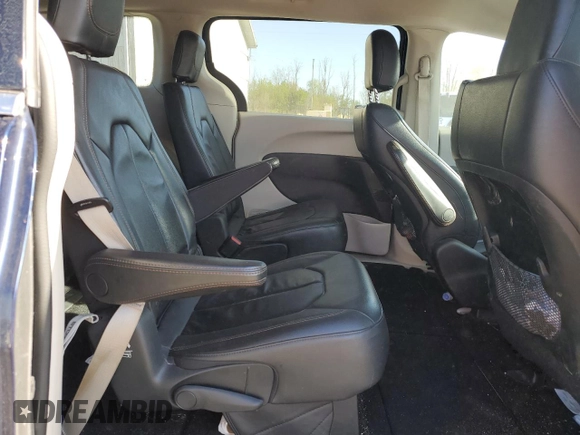 2017 Chrysler Pacifica Touring L with VIN 2C4RC1BG7HR524293, listed as a Copart auction lot 56008165 with 176,092 mi miles and Salvage Title. Bid and sale history available at DreamBid. Image 11.