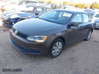 2014 Volkswagen Jetta Sedan SE w/Connectivity with VIN 3VWB07AJ4EM422881, listed as a IAAI auction lot 41362404 with 109,463 mi miles. Bid and sale history available at carsss.com. Image 17.
