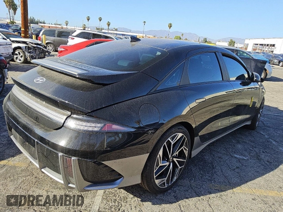 2023 Hyundai Ioniq 6 SEL z VIN KMHM34AA5PA046155, wystawiony jako Copart lot #46656865 z przebiegiem Nie podano mil oraz Czysty tytuł • Clean title. Historia ofert i sprzedaży dostępna na DreamBid. Obrazek 3.