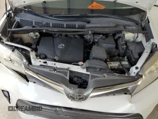 2018 Toyota Sienna XLE Auto Access Seat with VIN 5TDYZ3DC1JS934925, listed as a Copart auction lot 60167375 with 103,859 mi miles and Salvage title. Bid and sale history available at DreamBid. Image 12.
