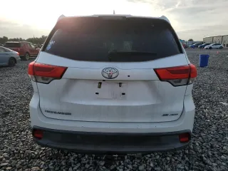 2018 Toyota Highlander SE with VIN 5TDJZRFH9JS823259, listed as a Copart auction lot 64882735 with 97,401 mi miles and Salvage title. Bid and sale history available at DreamBid. Image 6.