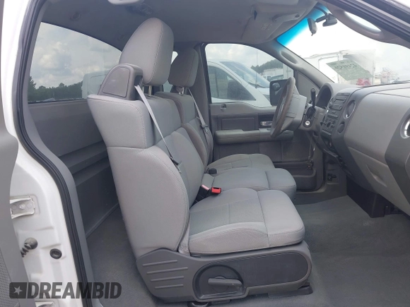2007 Ford F-150 XL z VIN 1FTRF12W07NA59933, wystawiony jako IAAI lot #42491520 z przebiegiem Nie podano mil oraz . Historia ofert i sprzedaży dostępna na DreamBid. Obrazek 8.