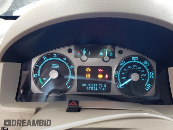 2008 Mercury Mariner with VIN 4M2CU39H58KJ48201, listed as a Copart auction lot 72700284 with 227,502 mi miles and Non repairable. Bid and sale history available at DreamBid. Image 9.
