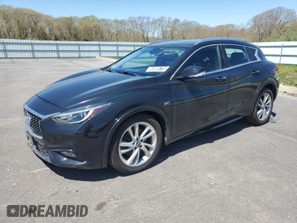 2017 Infiniti QX30 Premium z VIN SJKCH5CP2HA030731, wystawiony jako Copart lot #55099735 z przebiegiem 93 925 mil mil oraz Czysty tytuł • Clean title. Historia ofert i sprzedaży dostępna na DreamBid. Obrazek 1.