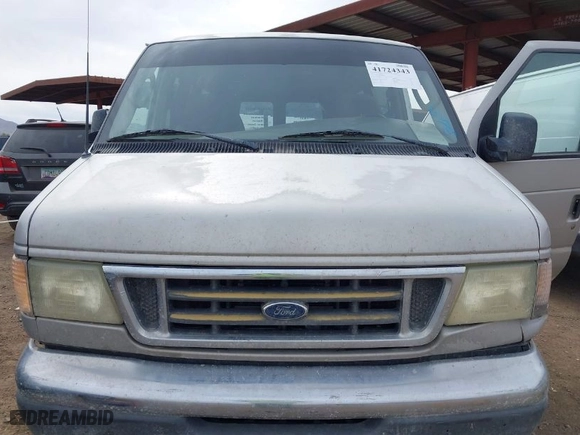 2003 Ford Econoline Wagon XL with VIN 1FBSS31L93HA49530, listed as a IAAI auction lot 41724343 with 175,175 mi miles. Bid and sale history available at carsss.com. Image 6.