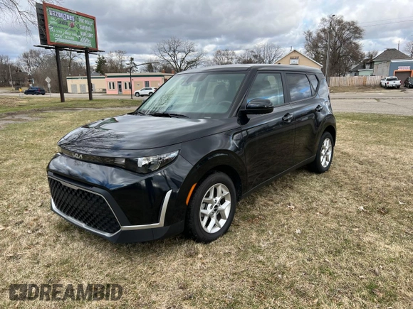 2024 Kia Soul LX with VIN KNDJ23AU1R7896704, listed as a Copart auction lot 50256605 with 5,661 mi miles and Clean Title. Bid and sale history available at carsss.com. Image 2.