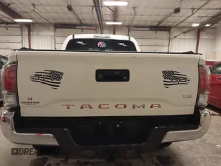 2021 Toyota Tacoma 4WD SR5 with VIN 3TMDZ5BN6MM113743, listed as a IAAI auction lot 41413775 with 24,735 mi miles. Bid and sale history available at carsss.com. Image 17.