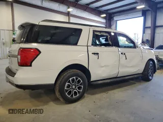 2024 Ford Expedition Max XLT with VIN 1FMJK1H8XREB02917, listed as a Copart auction lot 88500205 with 2,632 mi miles and Salvage Title. Bid and sale history available at DreamBid. Image 3.