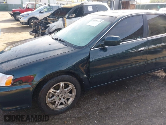 2001 Acura TL with VIN 19UUA56651A025335, listed as a IAAI auction lot 42075347 with 193,938 mi miles. Bid and sale history available at carsss.com. Image 6.