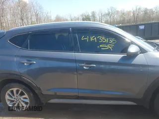 2017 Hyundai Tucson SE with VIN KM8J3CA46HU550818, listed as a IAAI auction lot 41935135 with 90,982 mi miles. Bid and sale history available at carsss.com. Image 13.