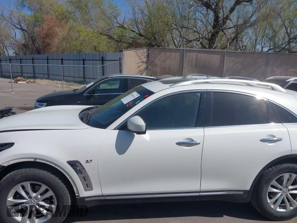 2014 Infiniti QX70 with VIN JN8CS1MW7EM413033, listed as a IAAI auction lot 41993136 with 148,838 mi miles and . Bid and sale history available at DreamBid. Image 15.
