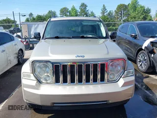 2010 Jeep Liberty Limited z VIN 1J4PN5GK0AW112035, wystawiony jako IAAI lot #42145071 z przebiegiem 151 889 mil mil oraz . Historia ofert i sprzedaży dostępna na DreamBid. Obrazek 12.
