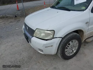 2005 Mercury Mariner Luxury with VIN 4M2CU57165DJ33059, listed as a IAAI auction lot 41675851 with 222,375 mi miles. Bid and sale history available at carsss.com. Image 18.