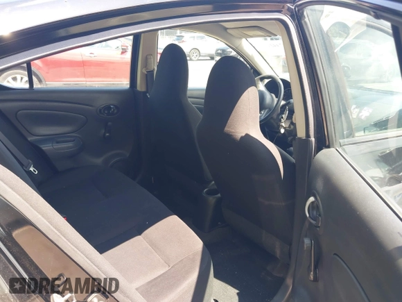 2012 Nissan Versa S z VIN 3N1CN7AP7CL942334, wystawiony jako IAAI lot #42744514 z przebiegiem 157 841 mil mil oraz . Historia ofert i sprzedaży dostępna na DreamBid. Obrazek 8.