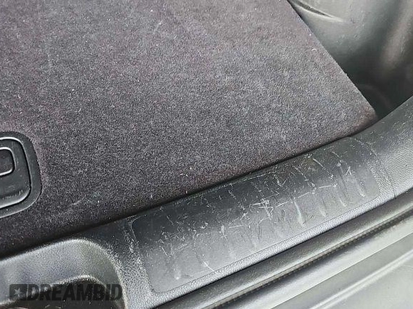2019 Jeep Cherokee Latitude с VIN 1C4PJMCB6KD354004, выставлен на аукционе IAAI как лот 42854246 с пробегом 64 595 миль миль и . История ставок и продаж доступна на DreamBid. Изображение 19.