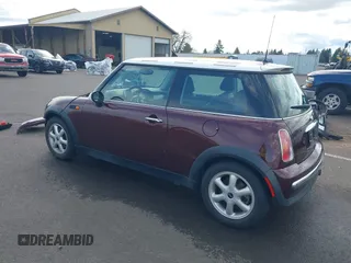 2003 MINI Hardtop with VIN WMWRC33493TC45557, listed as a IAAI auction lot 41868476 with 114,848 mi miles and . Bid and sale history available at DreamBid. Image 3.