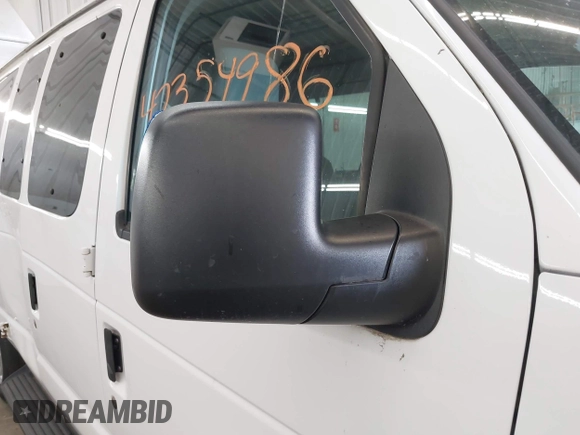 2013 Ford Econoline Passenger XL z VIN 1FBNE3BL7DDA62126, wystawiony jako IAAI lot #42354986 z przebiegiem 66 906 mil mil oraz . Historia ofert i sprzedaży dostępna na DreamBid. Obrazek 12.