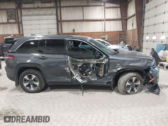 2023 Jeep Grand Cherokee with VIN 1C4RJYB6XPC664772, listed as a IAAI auction lot 41913782 with 41,872 mi miles and . Bid and sale history available at DreamBid. Image 13.