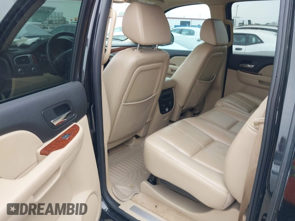 2007 Chevrolet Avalanche 3LT with VIN 3GNFK12327G298260, listed as a IAAI auction lot 42286344 with 251,923 mi miles and . Bid and sale history available at DreamBid. Image 14.