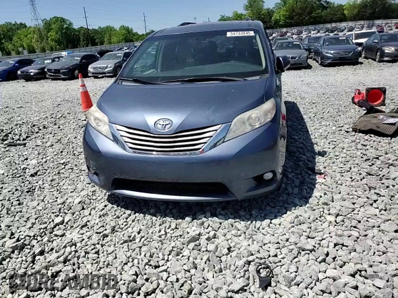 2015 Toyota Sienna XLE with VIN 5TDYK3DCXFS676402, listed as a Copart auction lot 54733845 with 173,044 mi miles and Salvage Title. Bid and sale history available at DreamBid. Image 14.
