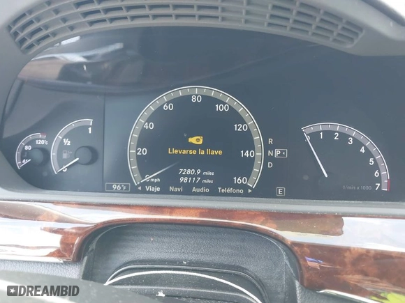 2012 Mercedes-Benz S-Class S 550 with VIN WDDNG9EB6CA432600, listed as a IAAI auction lot 41932873 with 98,117 mi miles. Bid and sale history available at carsss.com. Image 7.