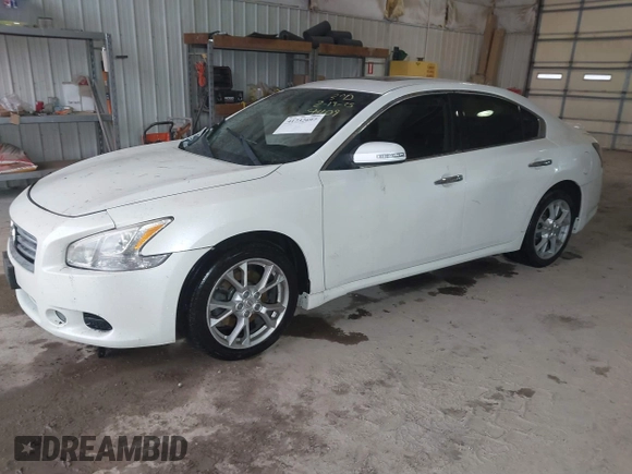 2014 Nissan Maxima SV z VIN 1N4AA5AP8EC499409, wystawiony jako IAAI lot #41732697 z przebiegiem 117 202 mil mil oraz . Historia ofert i sprzedaży dostępna na DreamBid. Obrazek 17.