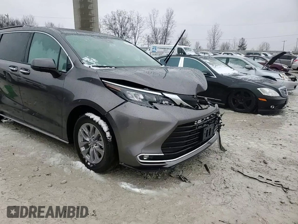 2024 Toyota Sienna XLE with VIN 5TDYSKFC8RS150152, listed as a Copart auction lot 86604424 with 22,485 mi miles and Salvage Title. Bid and sale history available at DreamBid. Image 14.