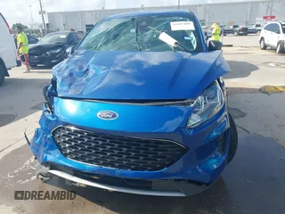 2022 Ford Escape SE Hybrid with VIN 1FMCU9BZ9NUA39229, listed as a IAAI auction lot 42447009 with 39,657 mi miles and . Bid and sale history available at DreamBid. Image 12.
