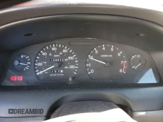 1996 Nissan Sentra XE z VIN 1N4AB41D2TC767557, wystawiony jako Copart lot #42553245 z przebiegiem 148 514 mil mil oraz Szkoda całkowita • Salvage title. Historia ofert i sprzedaży dostępna na DreamBid. Obrazek 9.