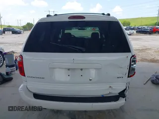 2005 Dodge Caravan SXT с VIN 2D4GP44L85R476597, выставлен на аукционе IAAI как лот 42667976 с пробегом 121 903 миль миль и . История ставок и продаж доступна на DreamBid. Изображение 16.