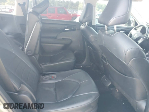 2021 Toyota Highlander XLE with VIN 5TDGZRAH4MS532366, listed as a IAAI auction lot 42603712 with 128,861 mi miles and . Bid and sale history available at DreamBid. Image 8.