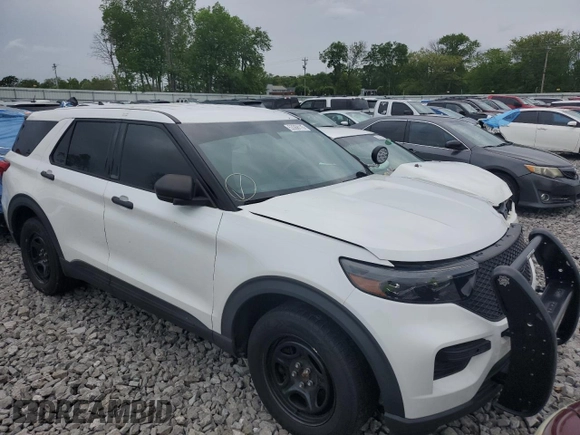 2021 Ford Police Interceptor Utility z VIN 1FM5K8AB3MGB72272, wystawiony jako Copart lot #53368115 z przebiegiem 55 137 mil mil oraz Szkoda całkowita • Salvage title. Historia ofert i sprzedaży dostępna na DreamBid. Obrazek 4.